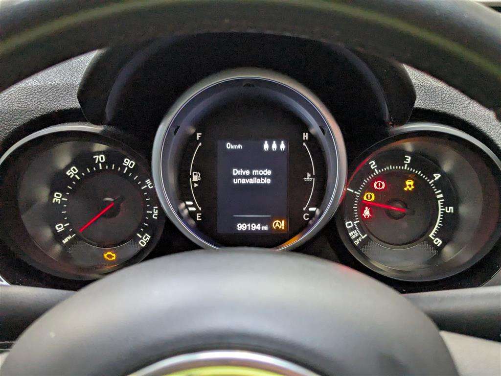 <p>2016 FIAT 500X POP STAR MULTIJET</p>