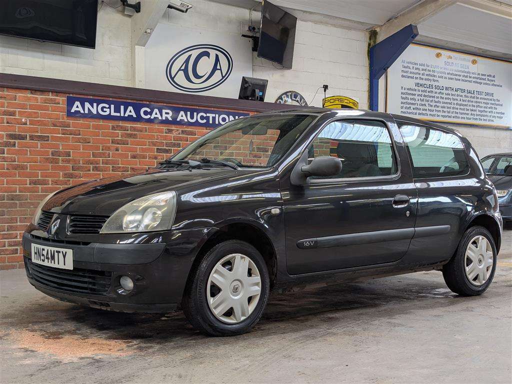 <p>2004 RENAULT CLIO EXTREME 3 16V</p>