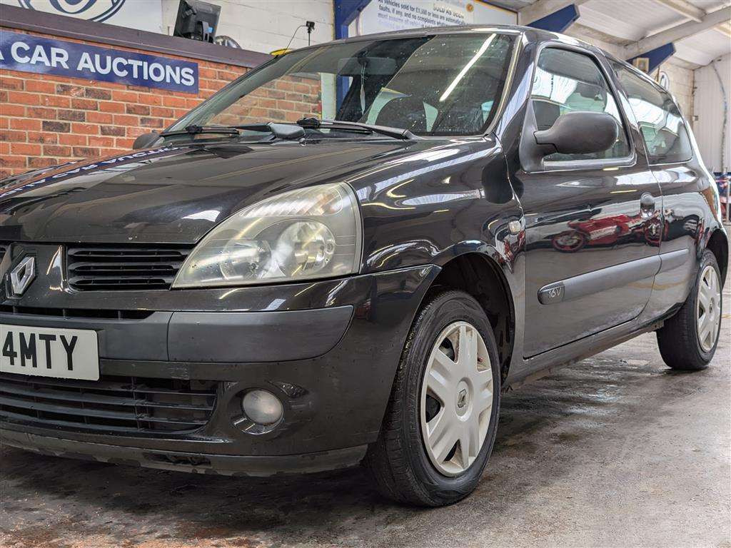 <p>2004 RENAULT CLIO EXTREME 3 16V</p>