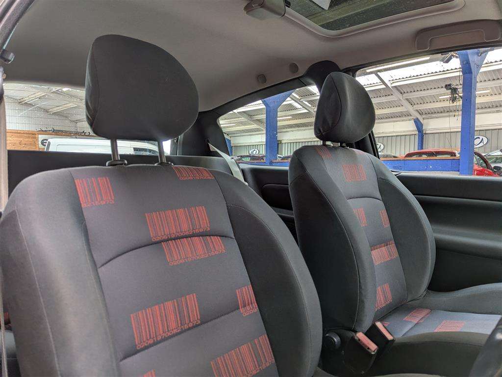 <p>2004 RENAULT CLIO EXTREME 3 16V</p>