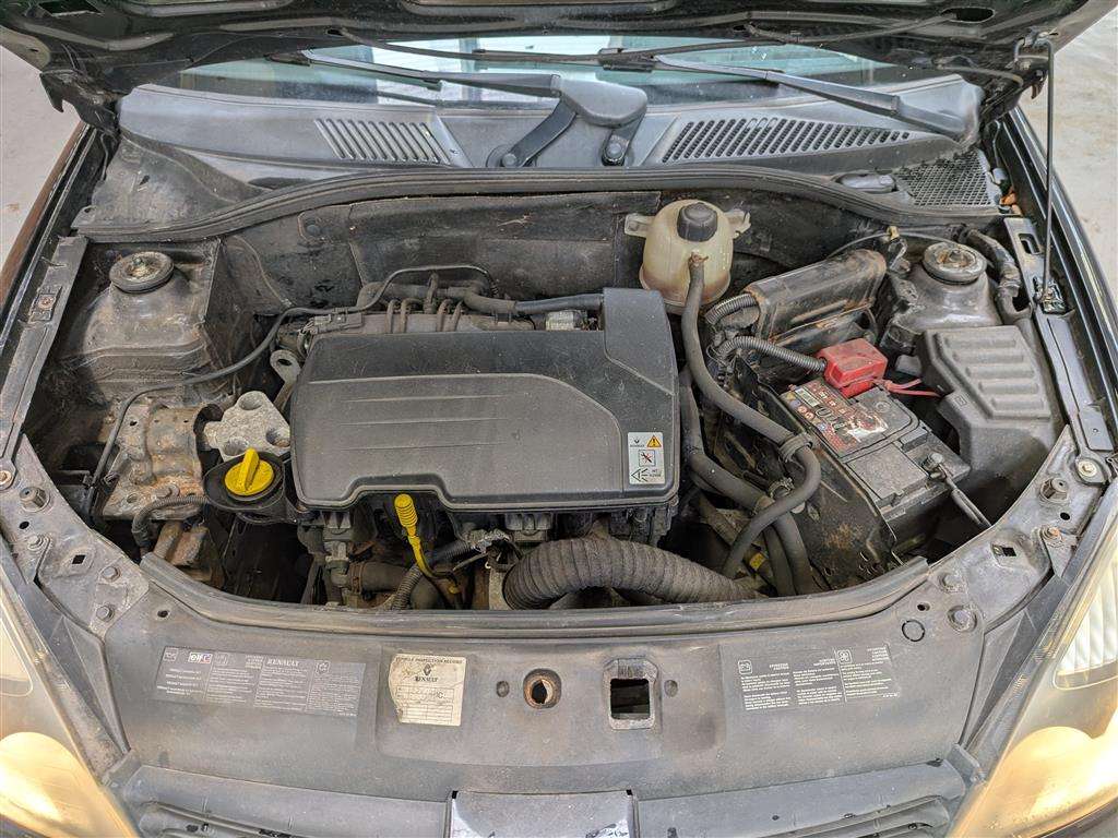 <p>2004 RENAULT CLIO EXTREME 3 16V</p>