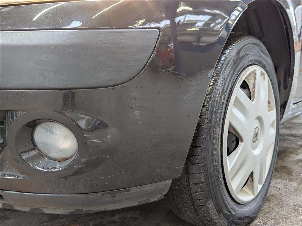 <p>2004 RENAULT CLIO EXTREME 3 16V</p>