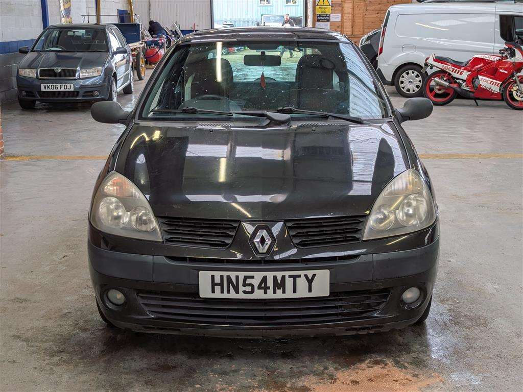 <p>2004 RENAULT CLIO EXTREME 3 16V</p>