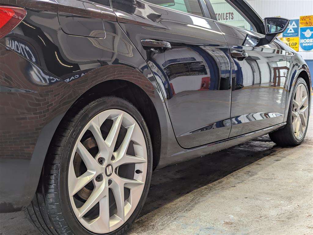 <p>2017 SEAT LEON FR TECHNOLOGY TSI</p>