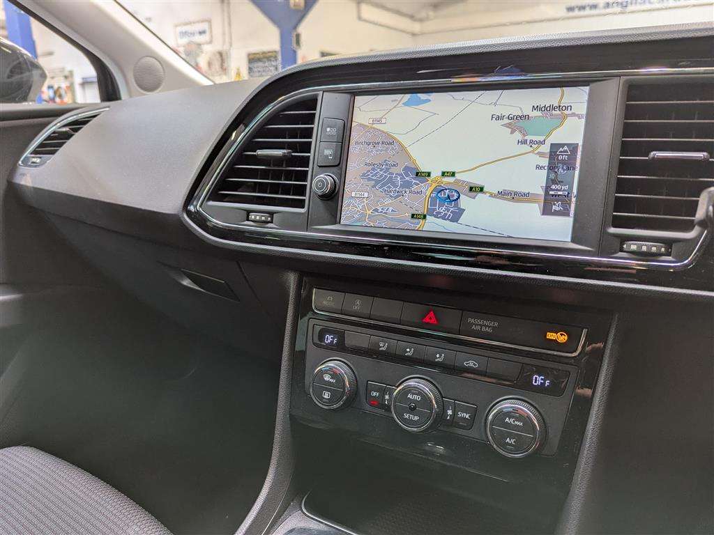 <p>2017 SEAT LEON FR TECHNOLOGY TSI</p>