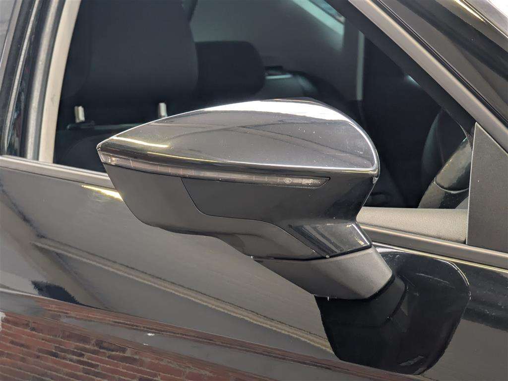 <p>2017 SEAT LEON FR TECHNOLOGY TSI</p>