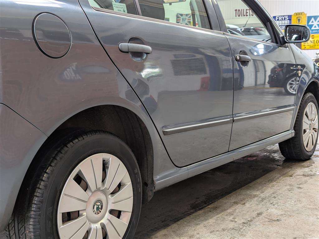 <p>2006 SKODA FABIA AMBIENTE TDI PD 100</p>