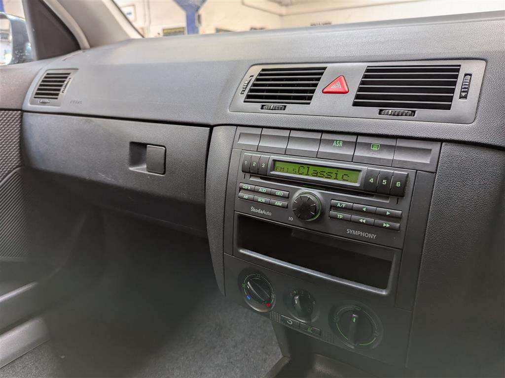 <p>2006 SKODA FABIA AMBIENTE TDI PD 100</p>