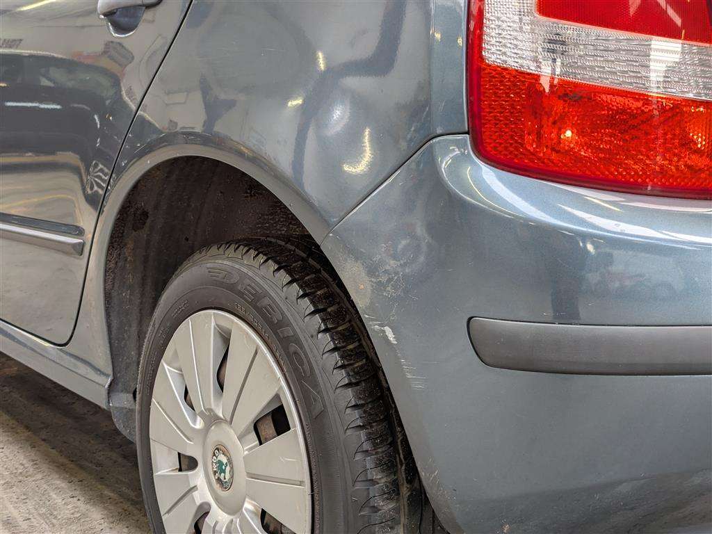 <p>2006 SKODA FABIA AMBIENTE TDI PD 100</p>