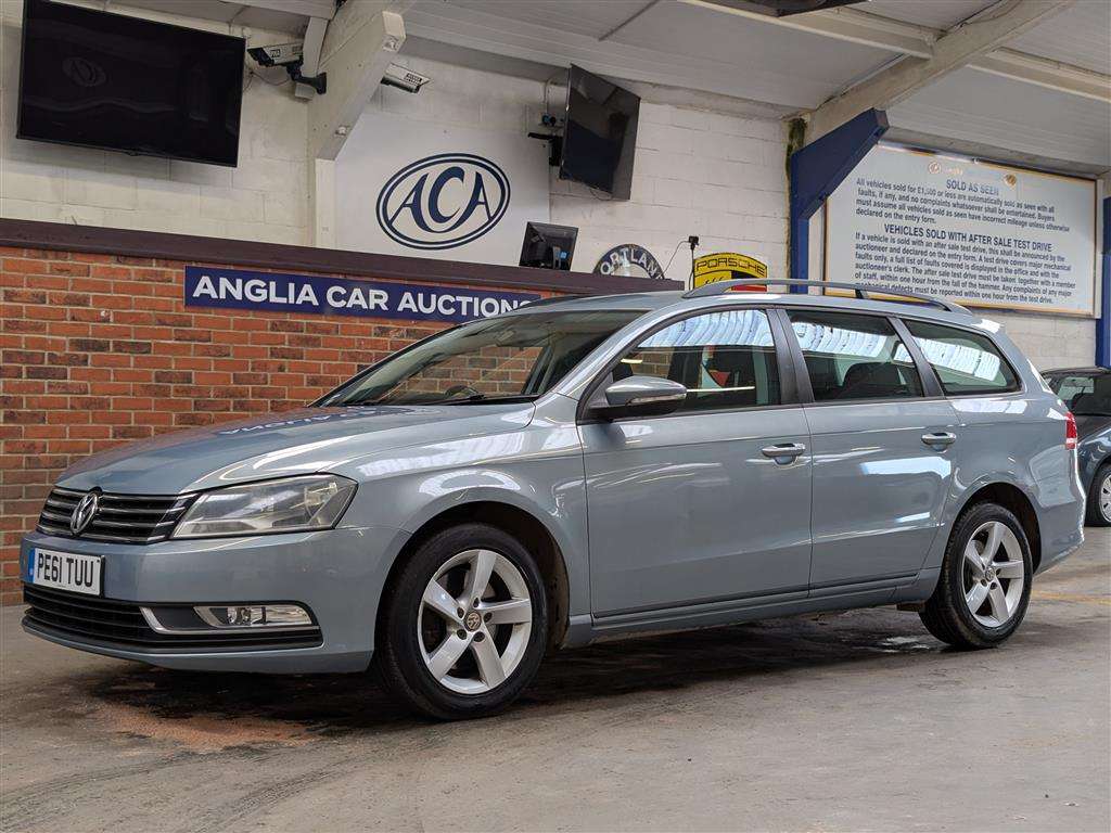 <p>2011 VOLKSWAGEN PASSAT S BLUEMOTION TECH</p>