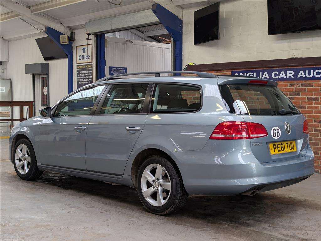 <p>2011 VOLKSWAGEN PASSAT S BLUEMOTION TECH</p>