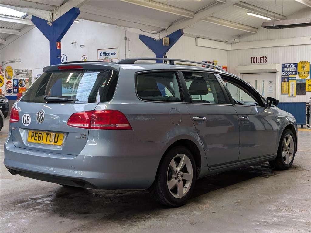 <p>2011 VOLKSWAGEN PASSAT S BLUEMOTION TECH</p>