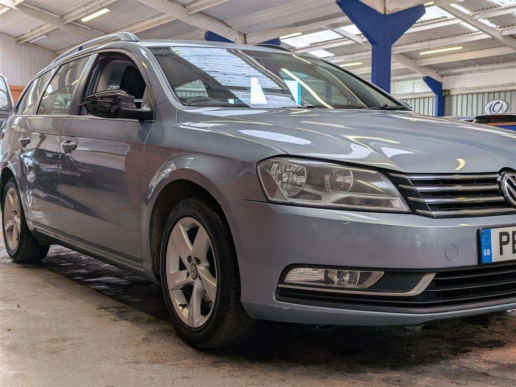 <p>2011 VOLKSWAGEN PASSAT S BLUEMOTION TECH</p>