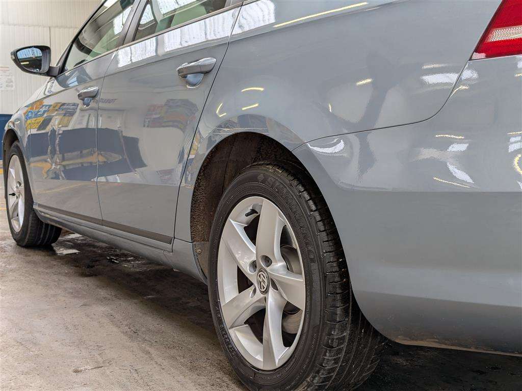 <p>2011 VOLKSWAGEN PASSAT S BLUEMOTION TECH</p>