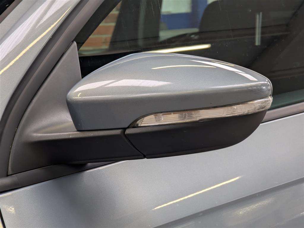 <p>2011 VOLKSWAGEN PASSAT S BLUEMOTION TECH</p>