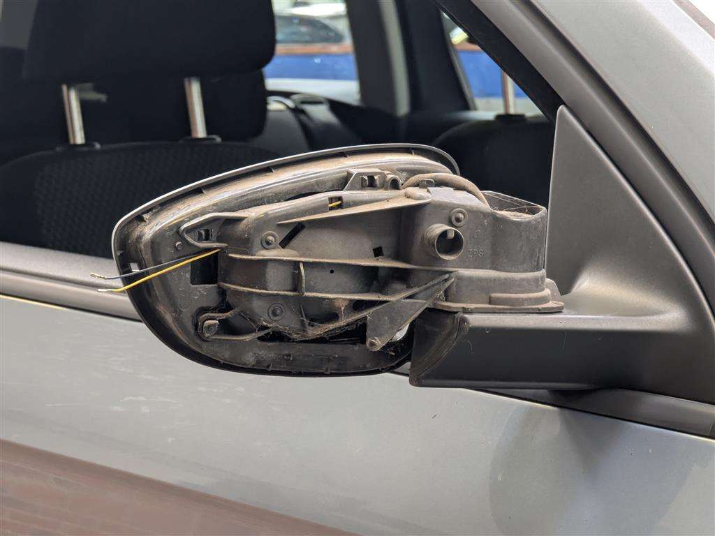 <p>2011 VOLKSWAGEN PASSAT S BLUEMOTION TECH</p>