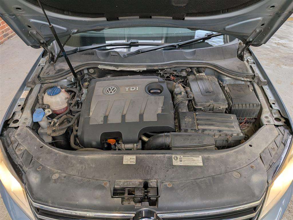 <p>2011 VOLKSWAGEN PASSAT S BLUEMOTION TECH</p>