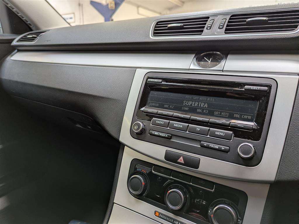 <p>2011 VOLKSWAGEN PASSAT S BLUEMOTION TECH</p>