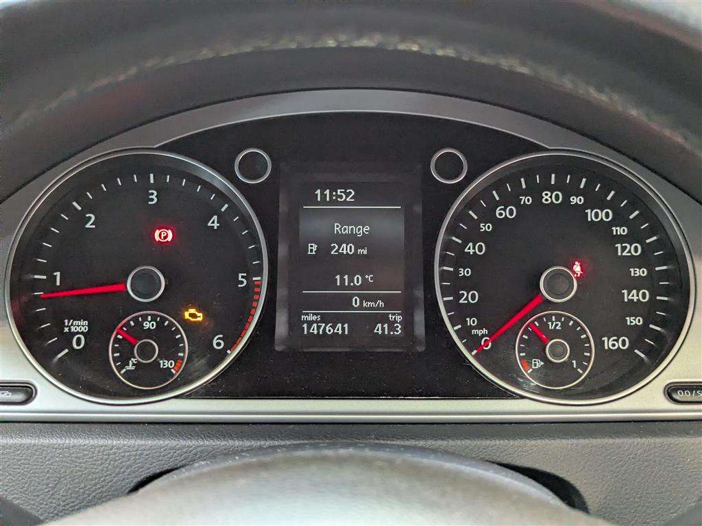 <p>2011 VOLKSWAGEN PASSAT S BLUEMOTION TECH</p>