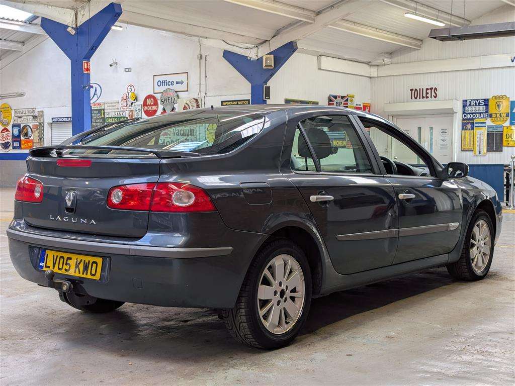 <p>2005 RENAULT LAGUNA DYNAMIQUE DCI 120</p>