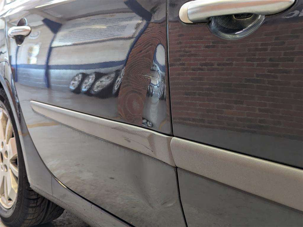 <p>2005 RENAULT LAGUNA DYNAMIQUE DCI 120</p>