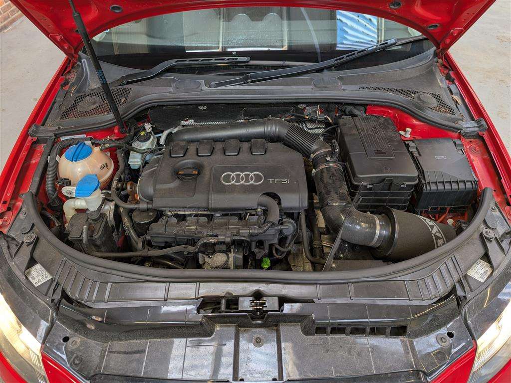 <p>2010 AUDI A3 SPORT QUAT 197TFSI S-A</p>