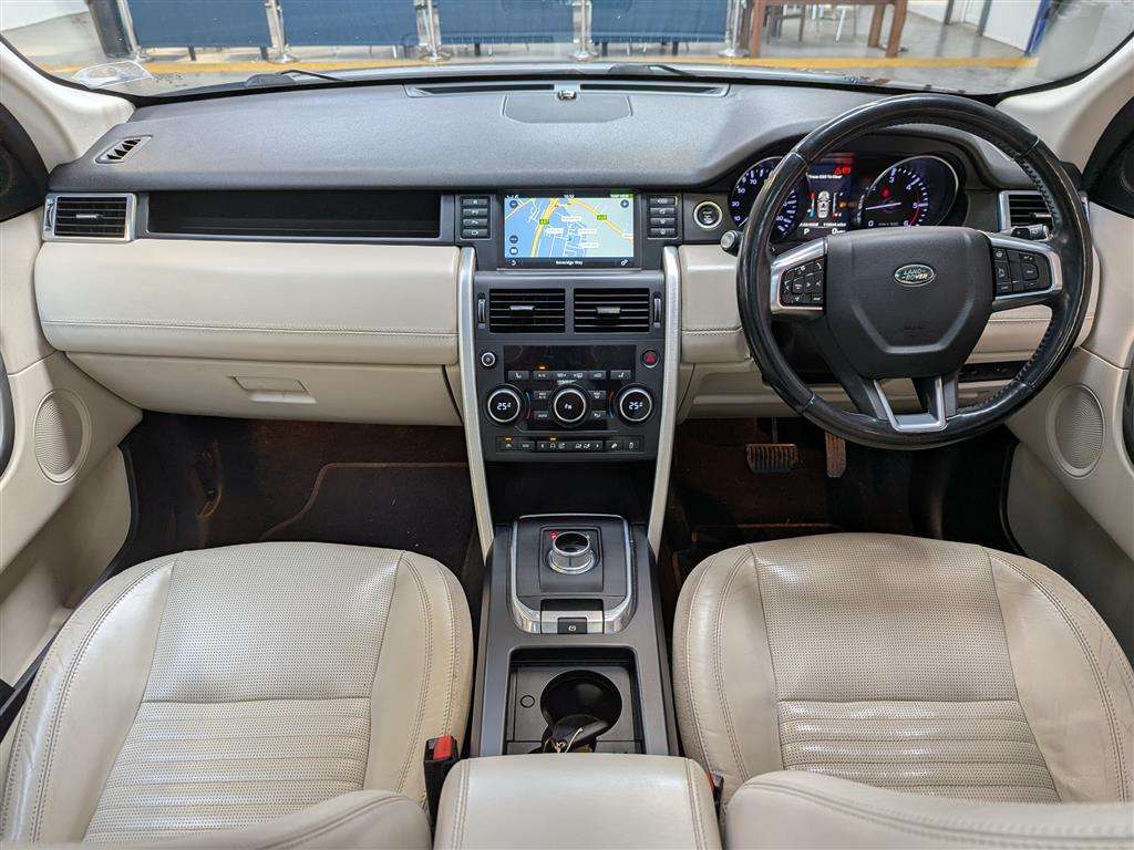<p>2015 LAND ROVER DISCOVERY SPORT LUX HSE S</p>