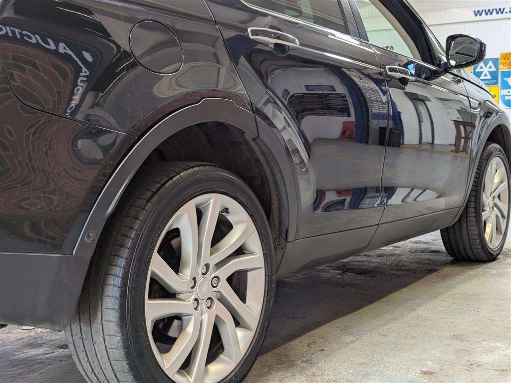 <p>2015 LAND ROVER DISCOVERY SPORT LUX HSE S</p>