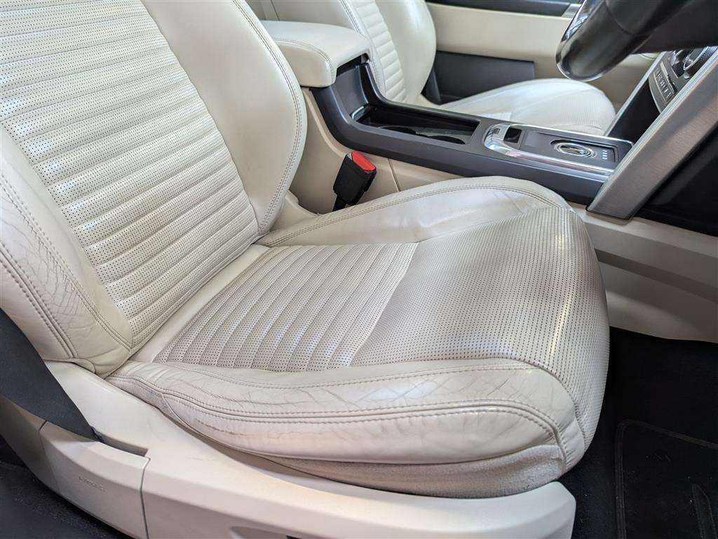 <p>2015 LAND ROVER DISCOVERY SPORT LUX HSE S</p>