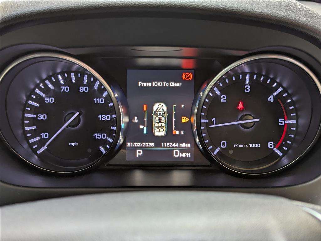 <p>2015 LAND ROVER DISCOVERY SPORT LUX HSE S</p>