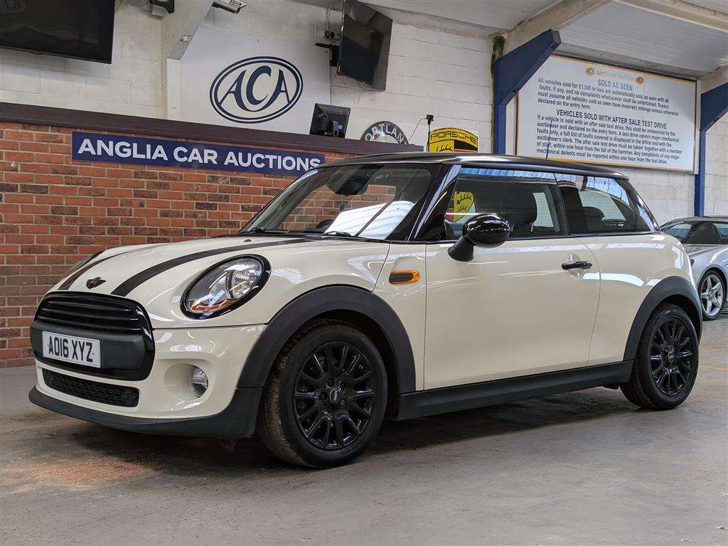 <p>2016 MINI ONE</p>