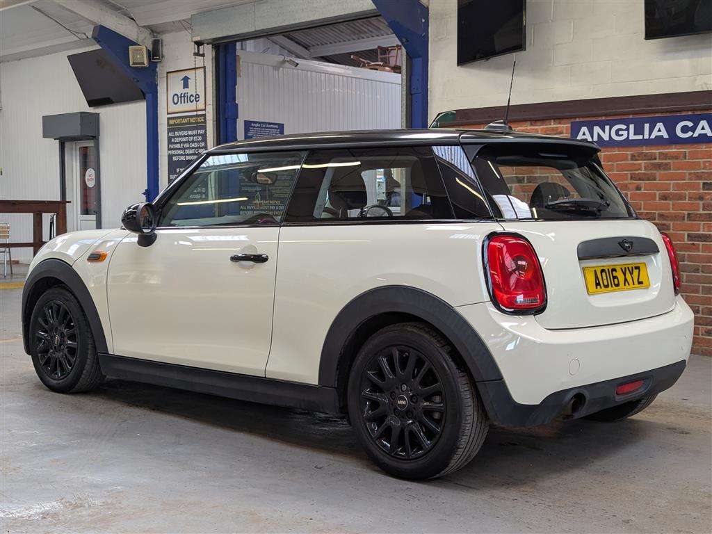 <p>2016 MINI ONE</p>