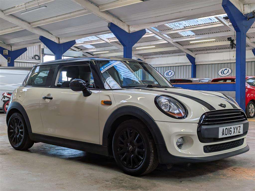 <p>2016 MINI ONE</p>