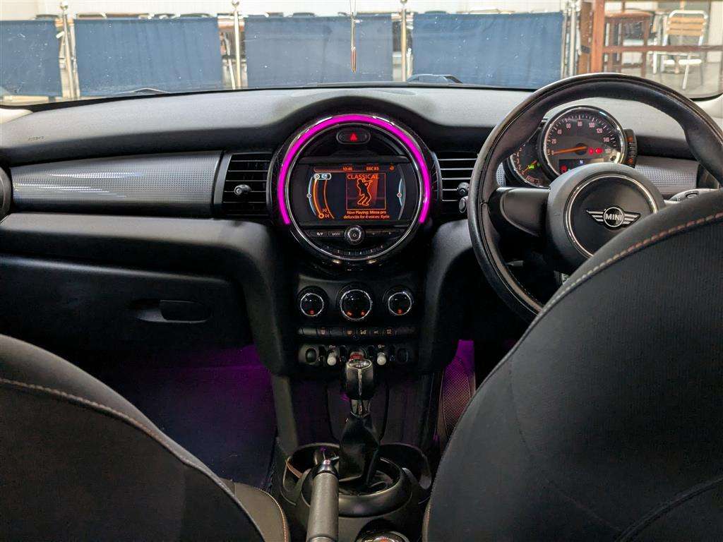 <p>2016 MINI ONE</p>