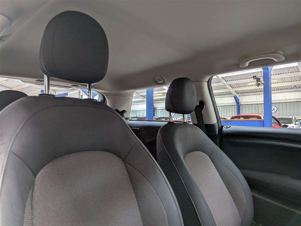 <p>2016 MINI ONE</p>