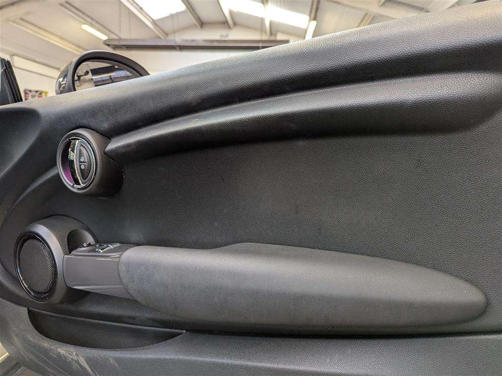 <p>2016 MINI ONE</p>