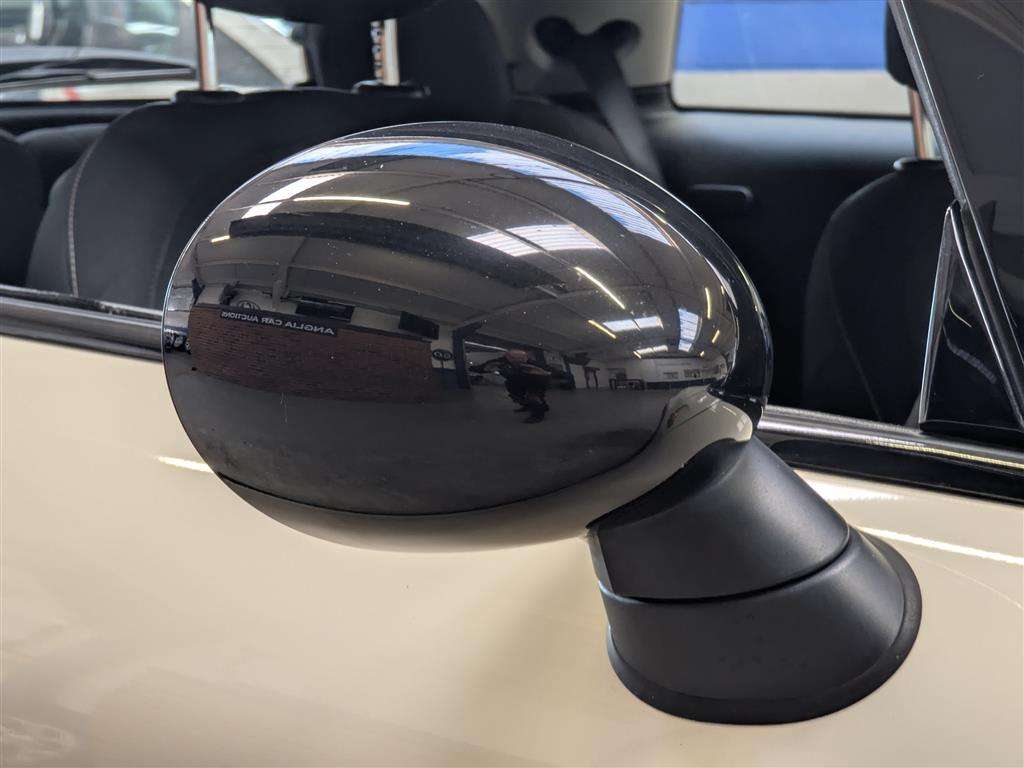 <p>2016 MINI ONE</p>