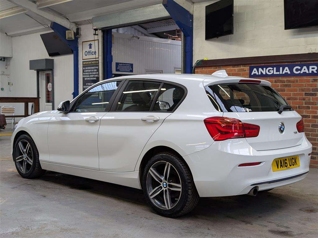 <p>2016 BMW 118I SPORT</p>