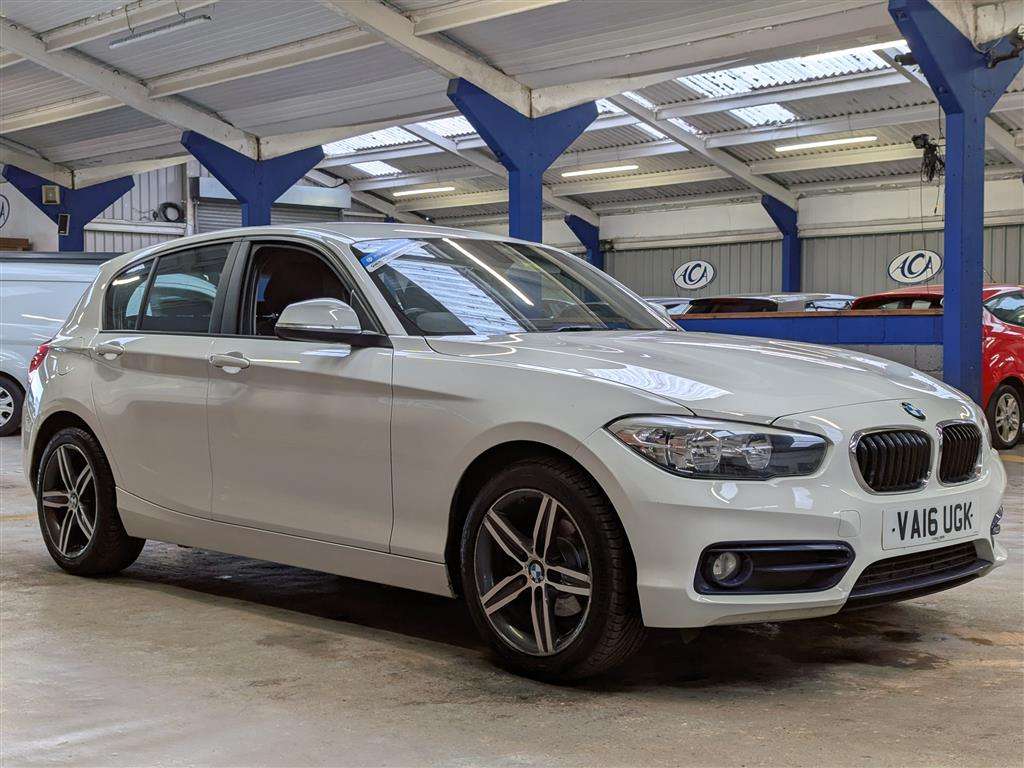 <p>2016 BMW 118I SPORT</p>