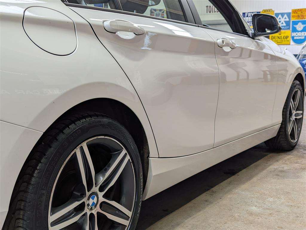 <p>2016 BMW 118I SPORT</p>