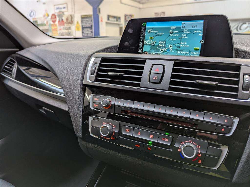 <p>2016 BMW 118I SPORT</p>