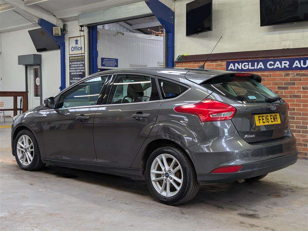 <p>2016 FORD FOCUS ZETEC</p>