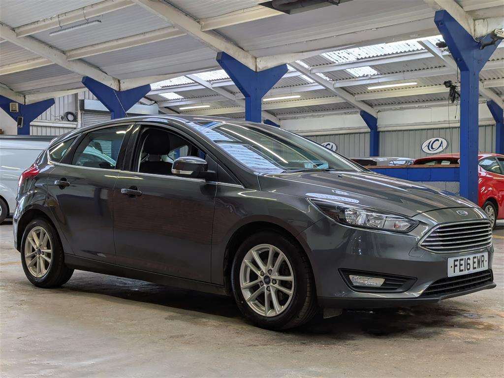 <p>2016 FORD FOCUS ZETEC</p>