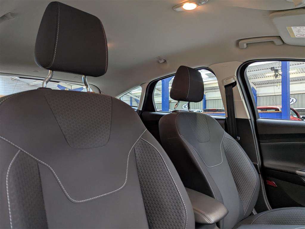 <p>2016 FORD FOCUS ZETEC</p>