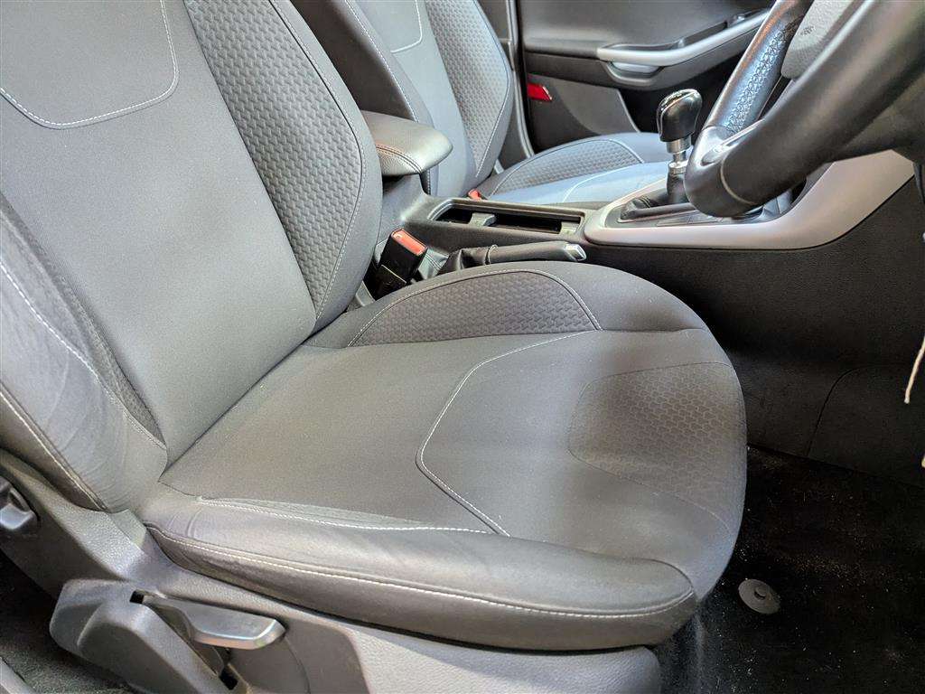 <p>2016 FORD FOCUS ZETEC</p>