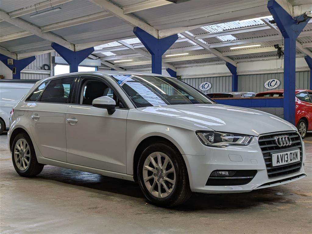 <p>2013 AUDI A3 SE TDI</p>