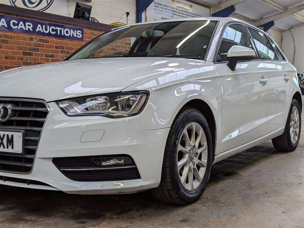 <p>2013 AUDI A3 SE TDI</p>