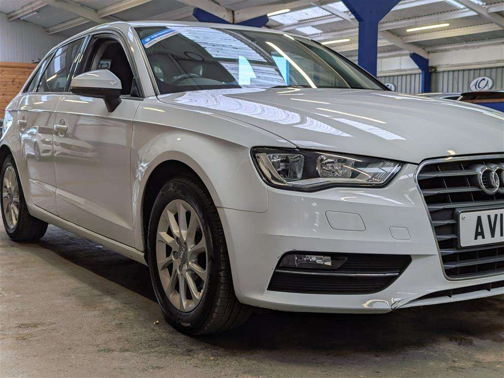 <p>2013 AUDI A3 SE TDI</p>