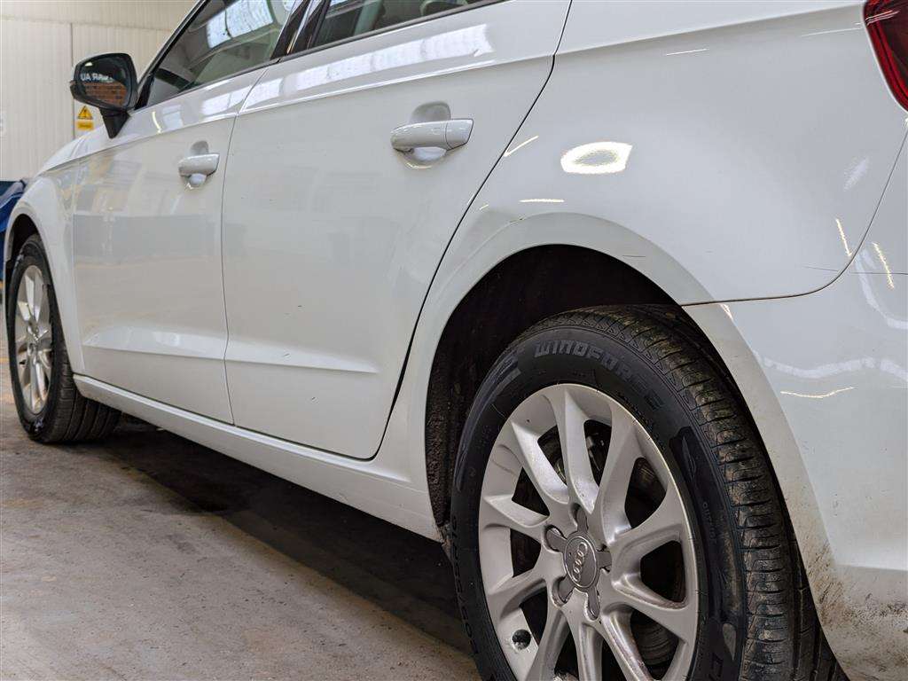 <p>2013 AUDI A3 SE TDI</p>