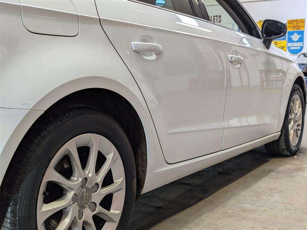 <p>2013 AUDI A3 SE TDI</p>